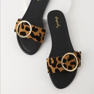 Leopard buckle slide sandals